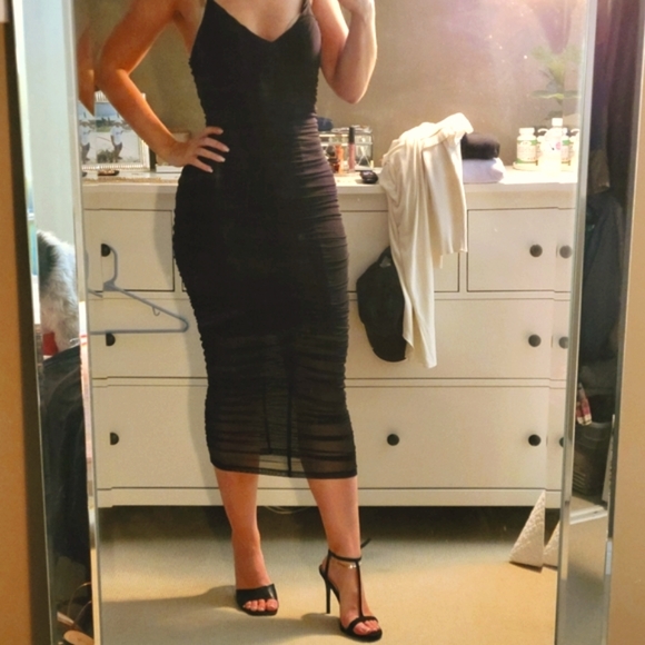 Little black dress - Picture 2 of 7
